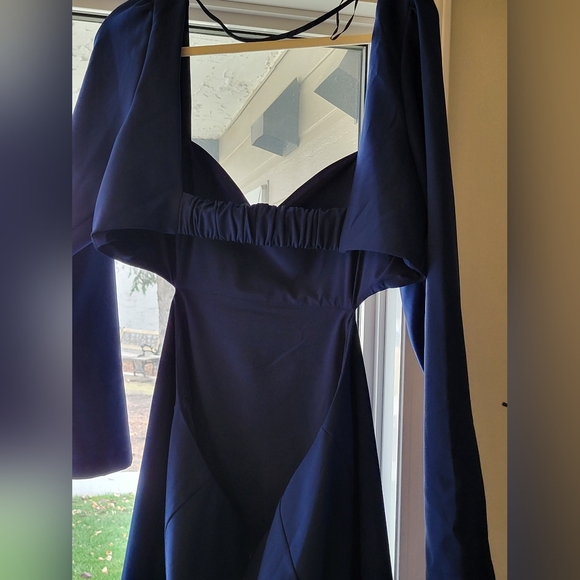 Dynamite cutout backless cocktail dress 👗 - Picture 2 of 3